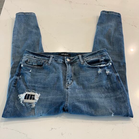 Judy Blue Skinny Fit Jeans Distressed size 13 /31 - Picture 3 of 10